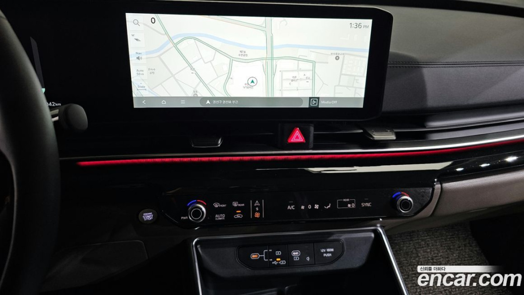 Kia Carnival 9-Seater Signature, 2025