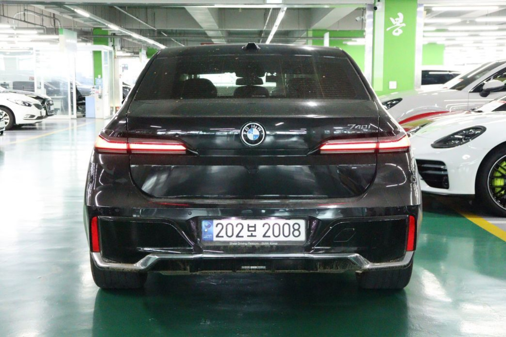 BMW 7-Series 740i sDrive M Sport, 2023
