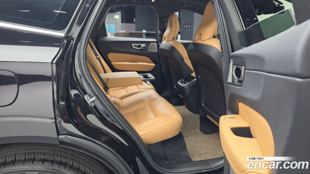 Volvo XC60 B5 Inscription, 2022