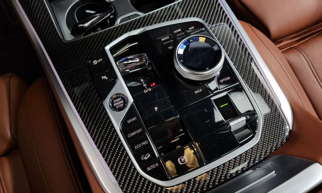 BMW X5 M60i, 2024