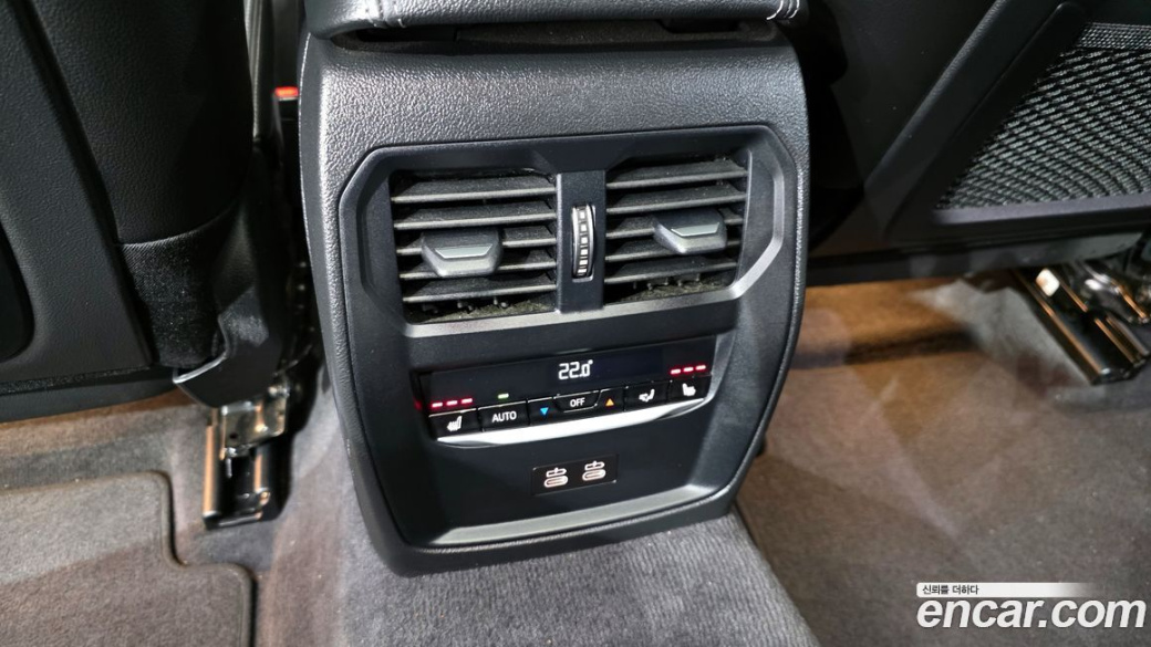 BMW 3-Series 320i Luxury, 2022