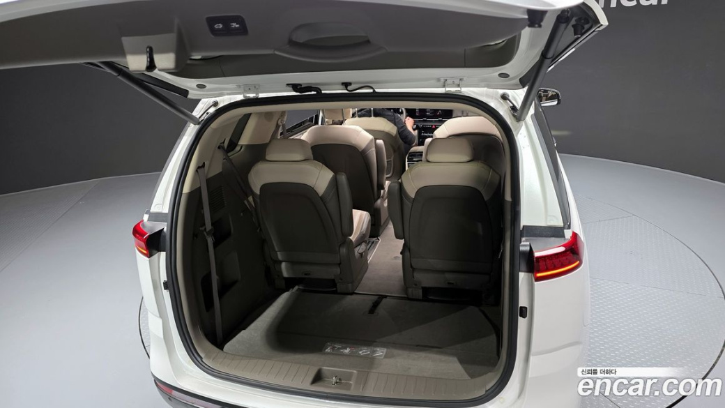 Kia Carnival 9-Seater Signature, 2022