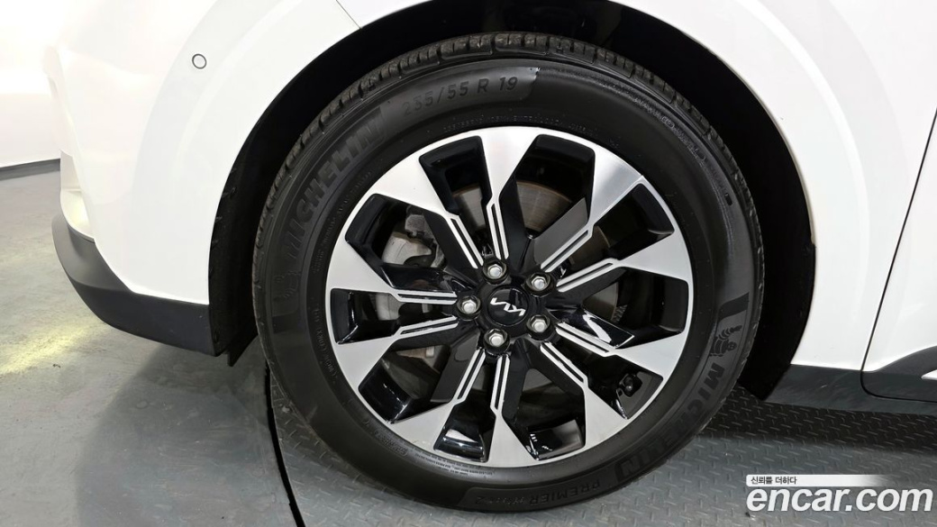 Kia Carnival 7-Seater Signature, 2022