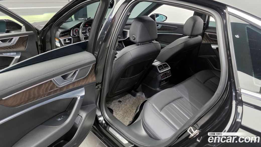 Audi A6 45 TFSI Quattro Premium, 2022