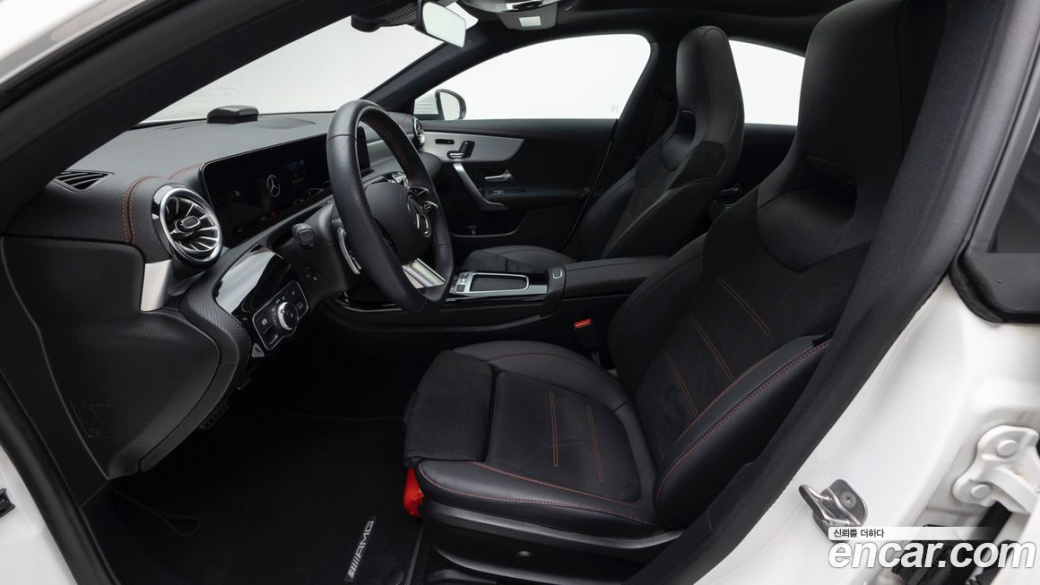 Mercedes-Benz CLA-Class CLA250 4MATIC, 2025