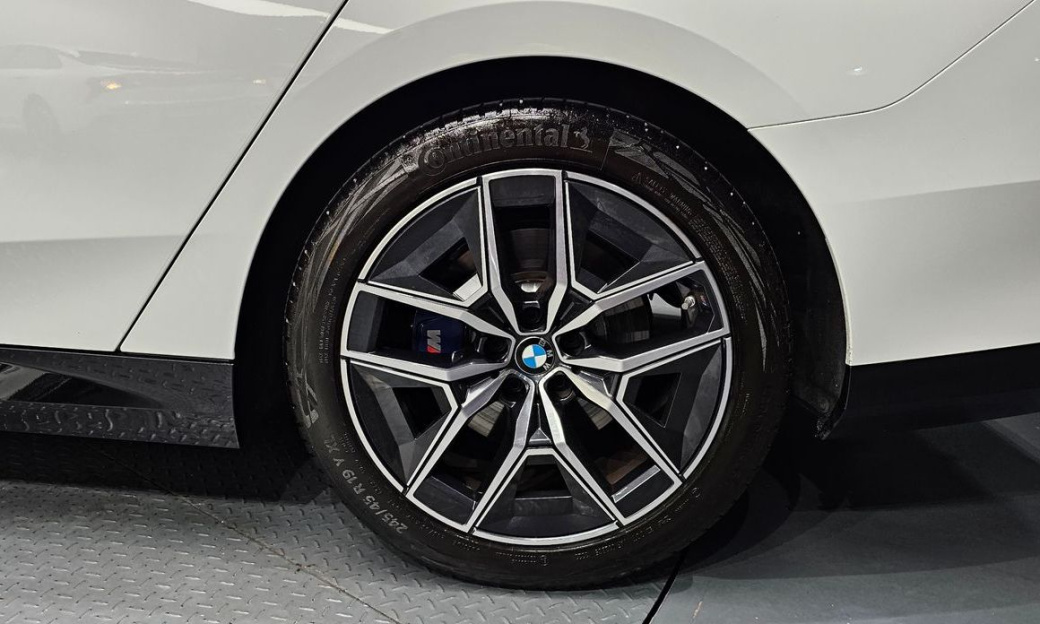 BMW 5-Series 520i M Sport, 2024