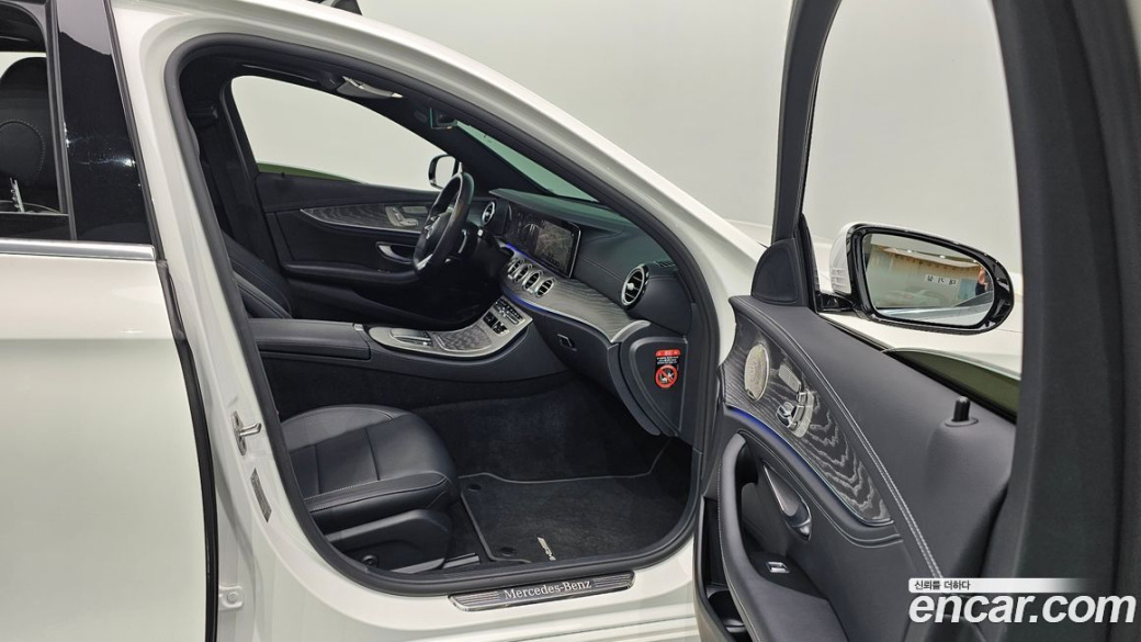 Mercedes-Benz E-Class E350 4MATIC AMG Line, 2021