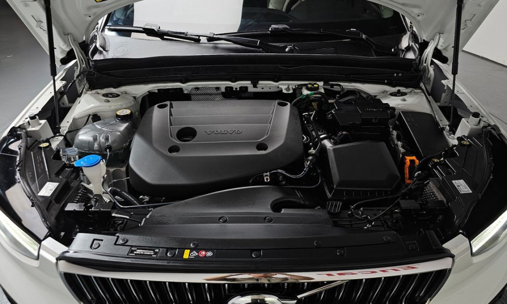 Volvo XC40 B4 Ultimate Bright, 2024