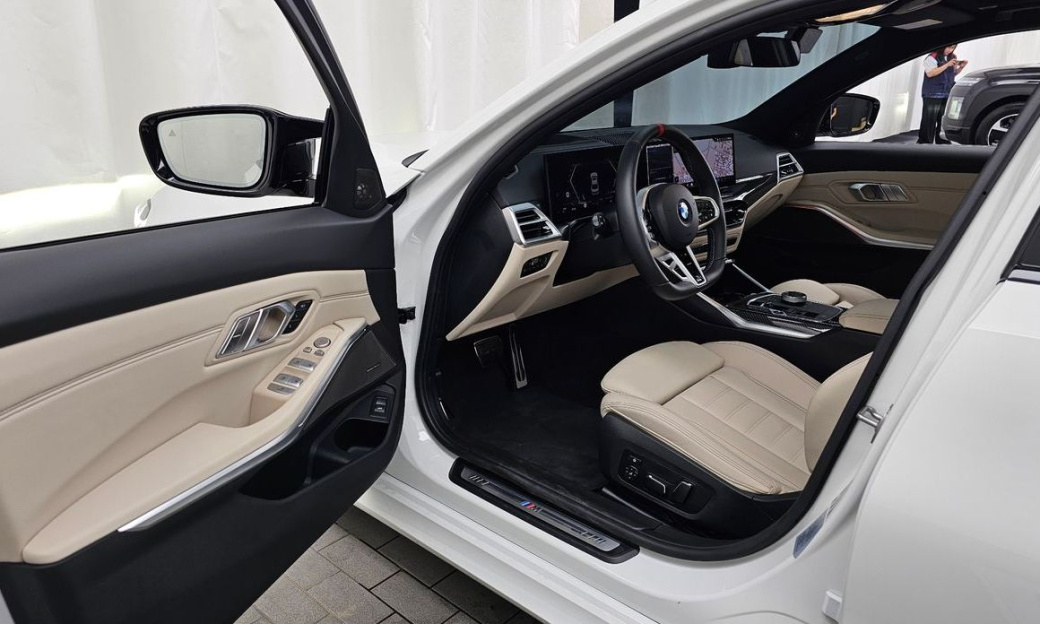 BMW 3-Series M340i Pro, 2026