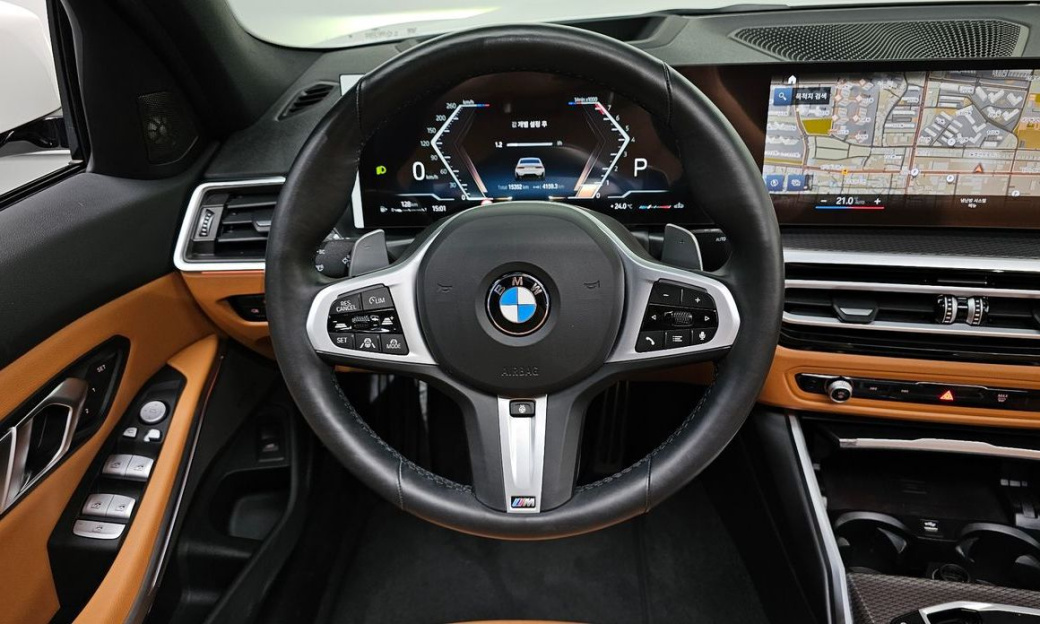 BMW 3-Series 320i M Sport, 2024