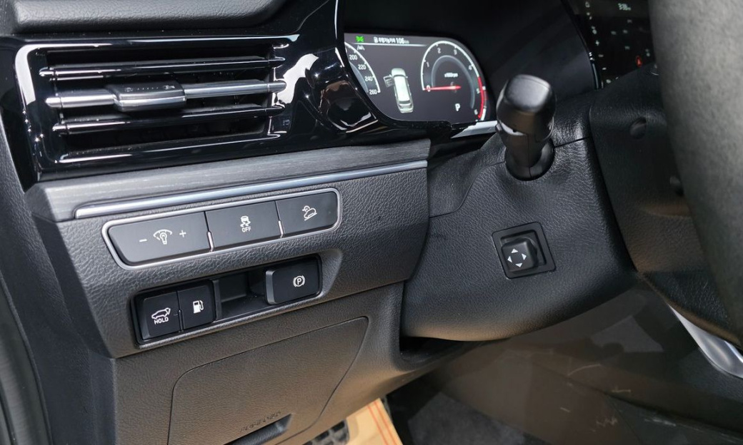 Kia Mohave Diesel 3.0 4WD 5-Seater, 2024
