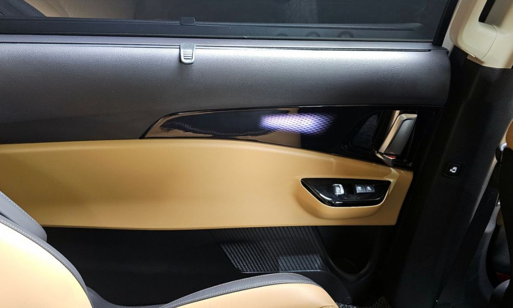 Kia Carnival 9-Seater Signature, 2023
