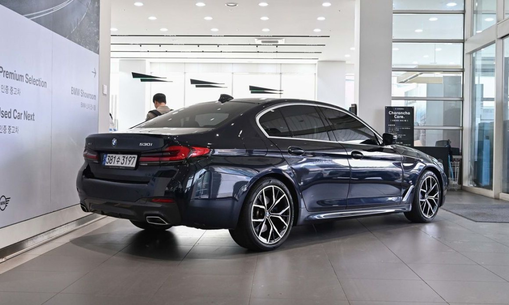 BMW 5-Series 530i xDrive M Sport Package, 2022