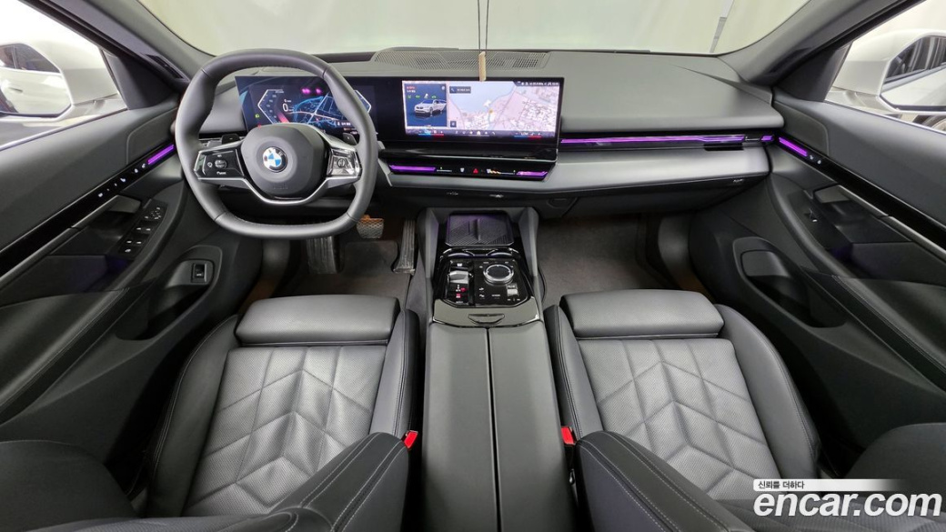 BMW 5-Series 520i, 2024