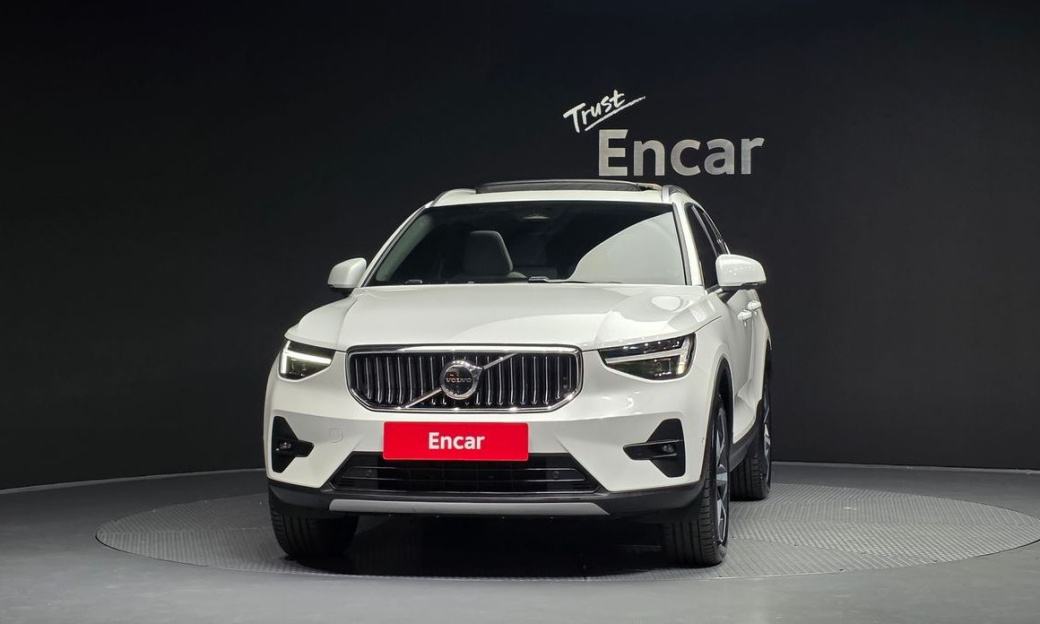 Volvo XC40 B4 Ultra Bright, 2025