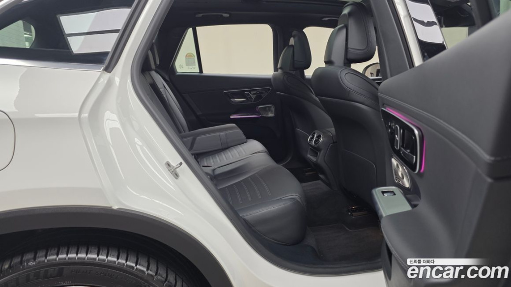 Mercedes-Benz GLC-Class GLC300 4MATIC AMG Line, 2026