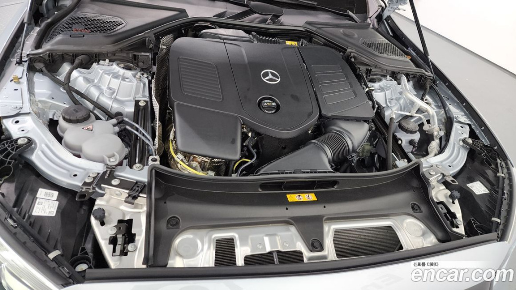 Mercedes-Benz E-Class E200 Avantgarde, 2025