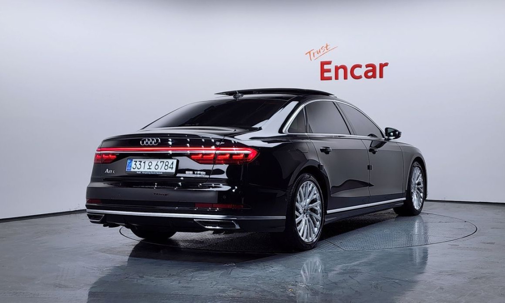 Audi A8 55 TFSI Quattro LWB, 2021