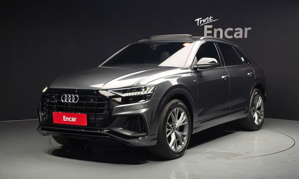 Audi Q8 55 TFSI Quattro Premium, 2022