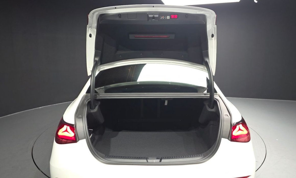 Mercedes-Benz E-Class E300 4MATIC Exclusive, 2024