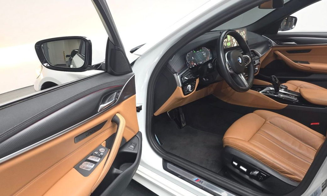 BMW 5-Series 520i M Sport, 2023
