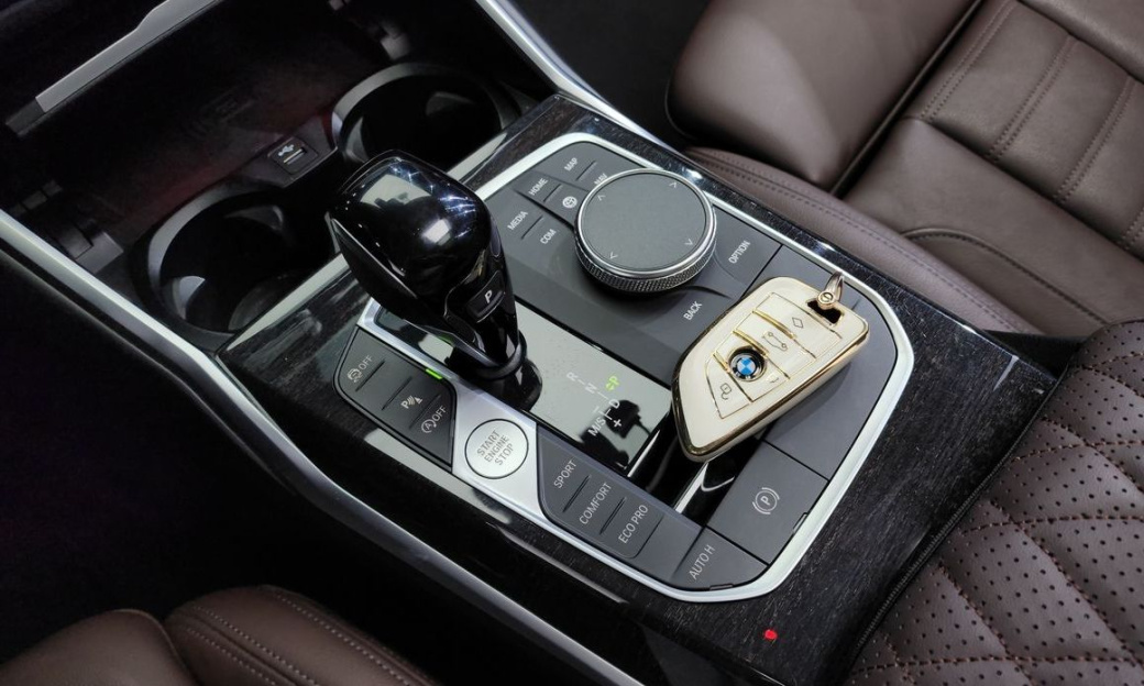 BMW 3-Series 320d Touring Luxury, 2022