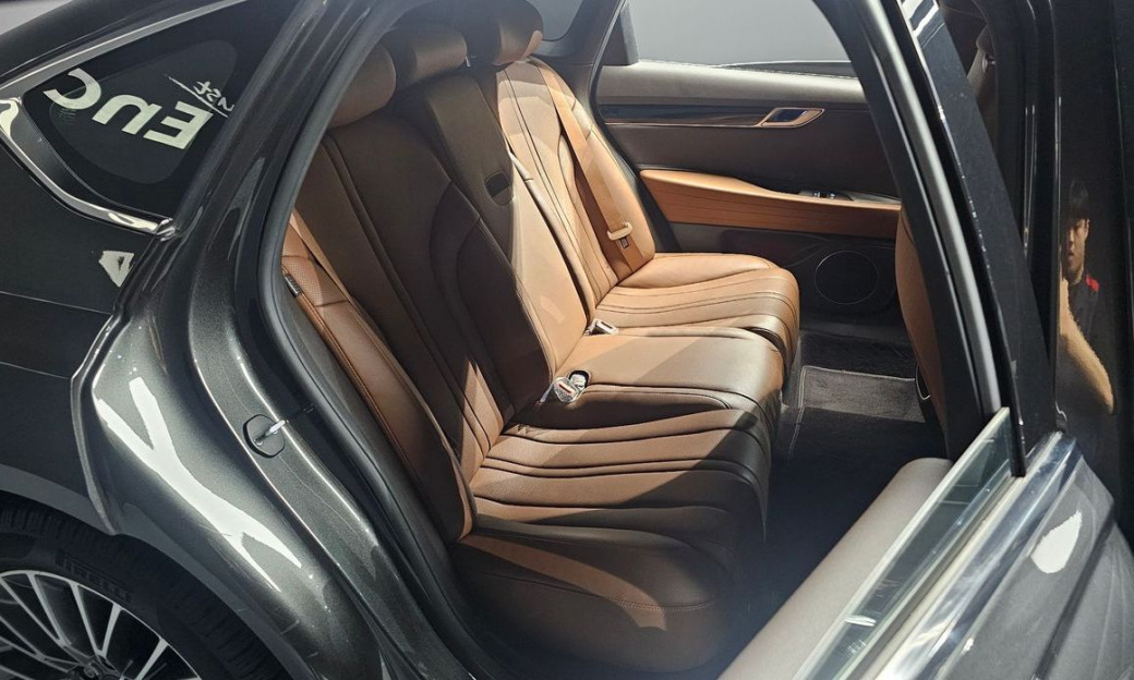 Genesis G80 Gasoline 2.5 Turbo 2WD, 2024