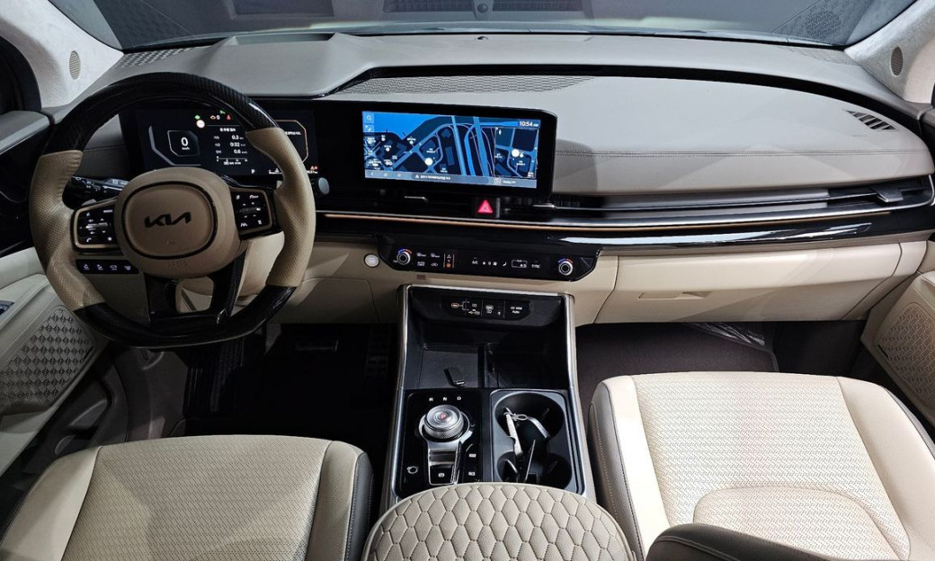 Kia Carnival 9-Seater Hi Limousine (Special Vehicle), 2024