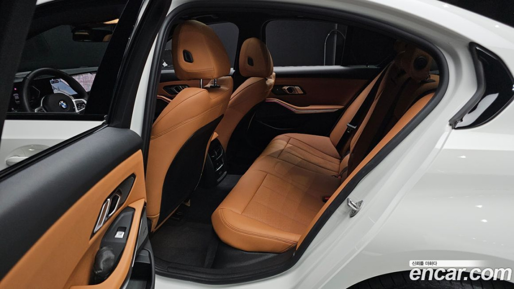 BMW 3-Series 320i M Sport, 2024