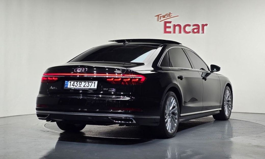 Audi A8 55 TFSI Quattro LWB, 2021