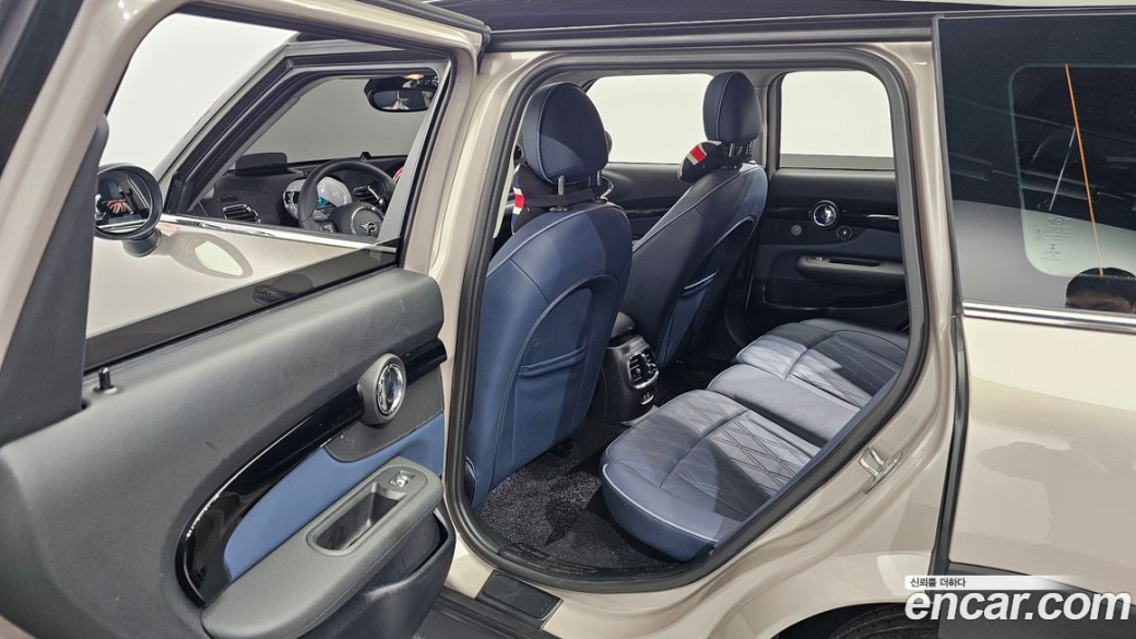 Mini Clubman Classic Launch Pack, 2023