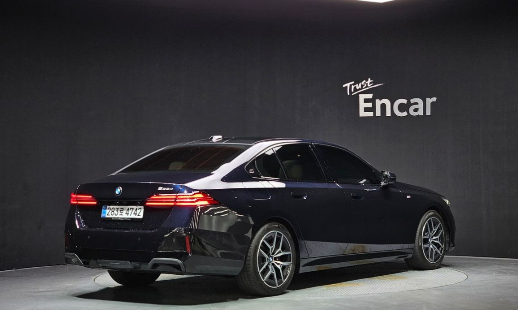BMW 5-Series 523d M Sport, 2025