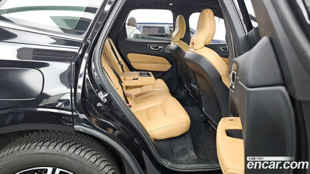 Volvo XC60 B5 Inscription, 2022