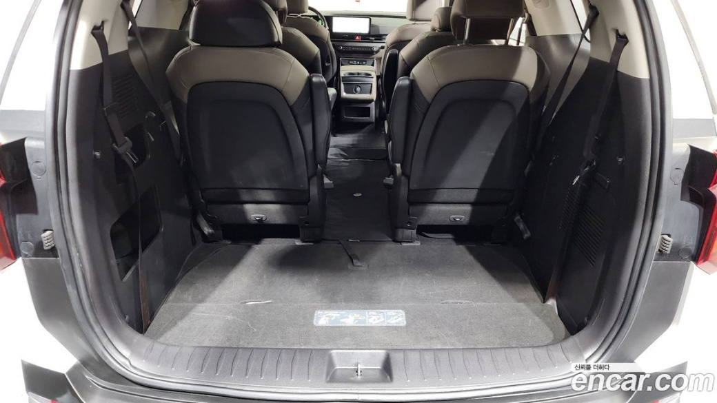 Kia Carnival 9-Seater Prestige, 2024