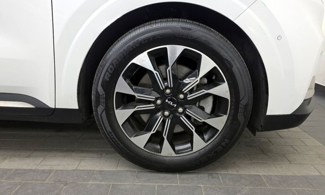 Kia Carnival 9-Seater Signature, 2023