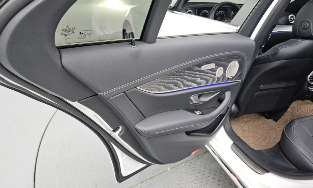 Mercedes-Benz E-Class E350 4MATIC Exclusive, 2023