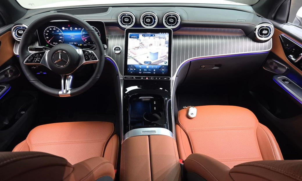Mercedes-Benz GLC-Class GLC300 4MATIC Avnatgarde Coupe, 2025