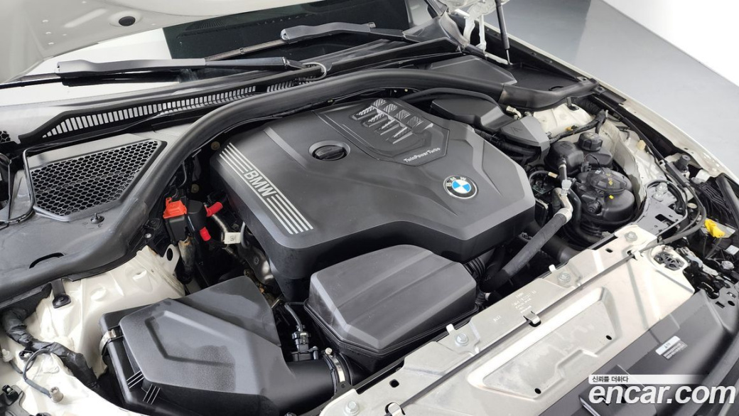 BMW 3-Series 320i M Sport, 2023