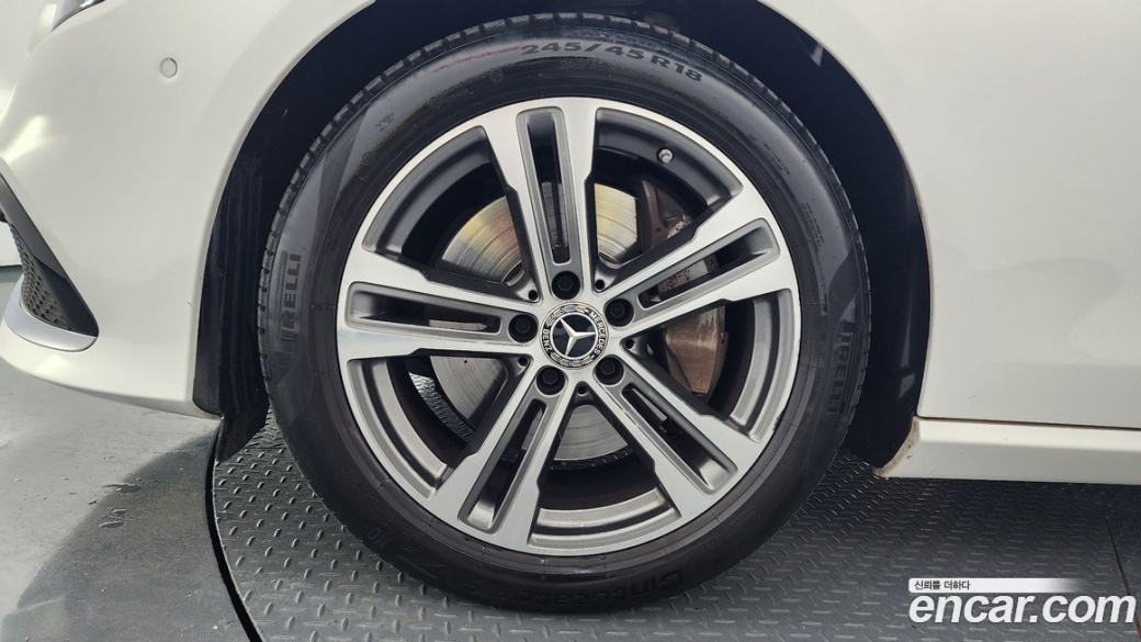 Mercedes-Benz E-Class E350 4MATIC Avantgarde, 2022