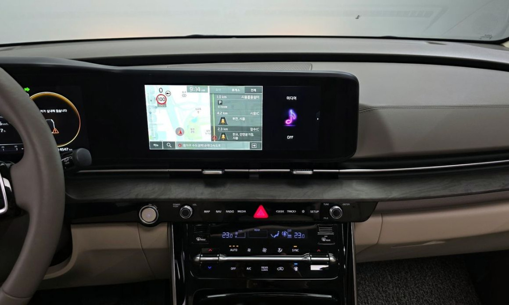 Kia Carnival 9-Seater Signature, 2023