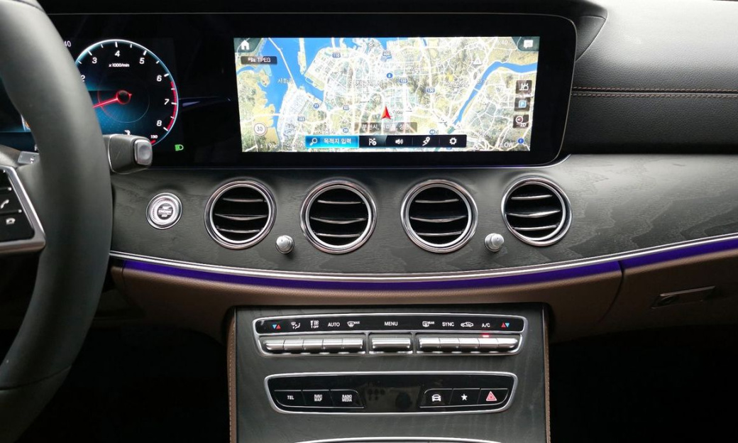 Mercedes-Benz E-Class E250 AMG Line, 2023