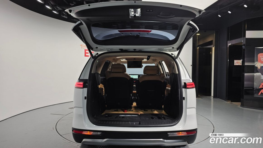 Kia Carnival 7-Seater Noblesse, 2023