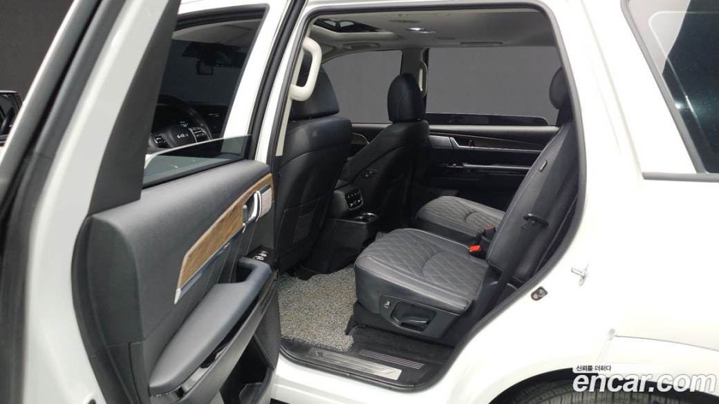Kia Mohave Diesel 3.0 4WD 6-Seater, 2023