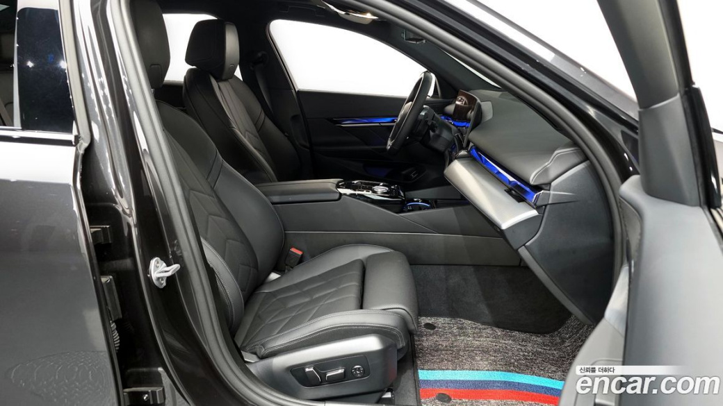 BMW 5-Series 520i M Sport, 2025