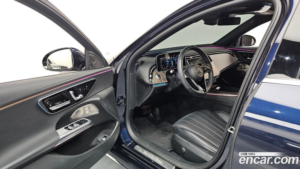 Mercedes-Benz E-Class E300 4MATIC Exclusive, 2024