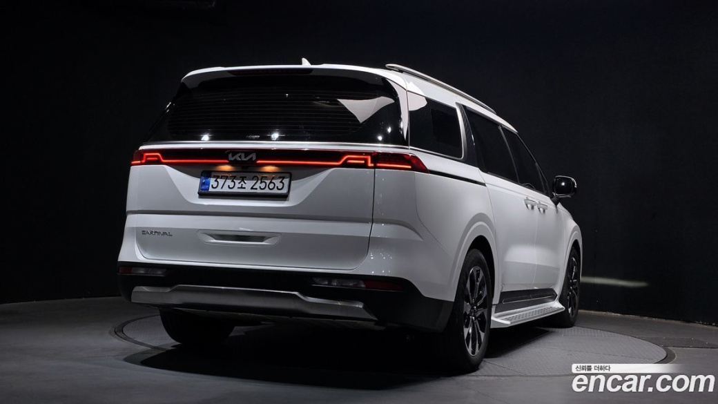 Kia Carnival 9-Seater Signature, 2022