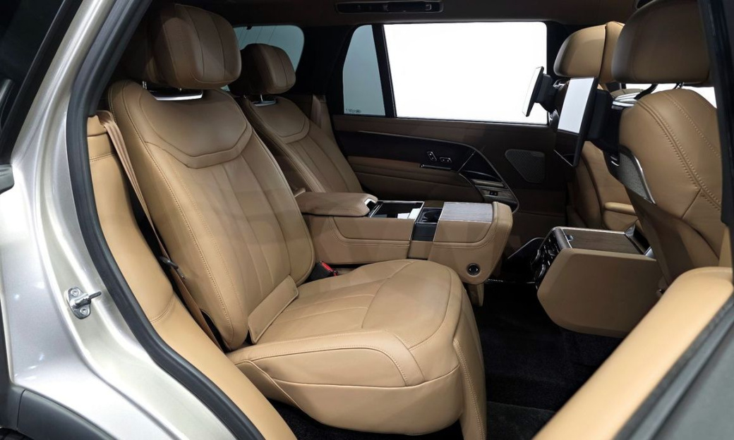 Land Rover Range Rover D350 Autobiography Long Wheel Base, 2024