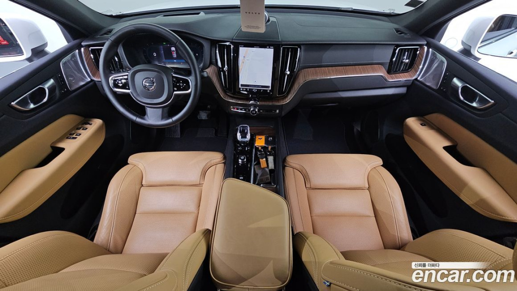 Volvo XC60 B5 Ultimate Bright, 2024