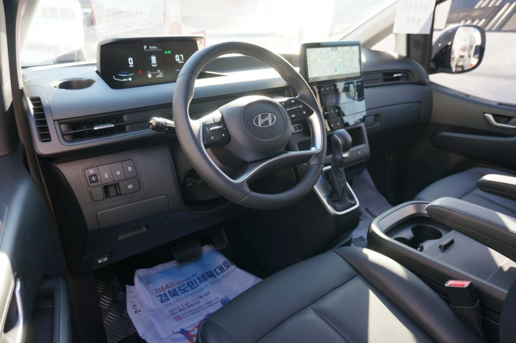 Hyundai Staria Cargo 5-Seater, 2025