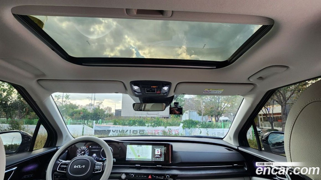 Kia Carnival 9-Seater Signature, 2023